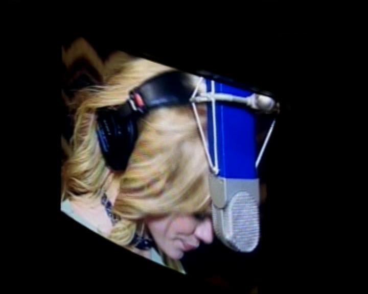 DailyDuff-dot-nl_GirlCanRockDVD-HilarysNewAlbum0033.jpg