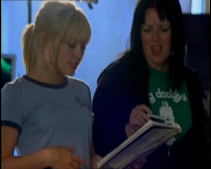 DailyDuff-dot-nl_GirlCanRockDVD-HilarysNewAlbum0041.jpg DailyDuff-dot-nl_GirlCanRockDVD-HilarysNewAlbum0041.jpg