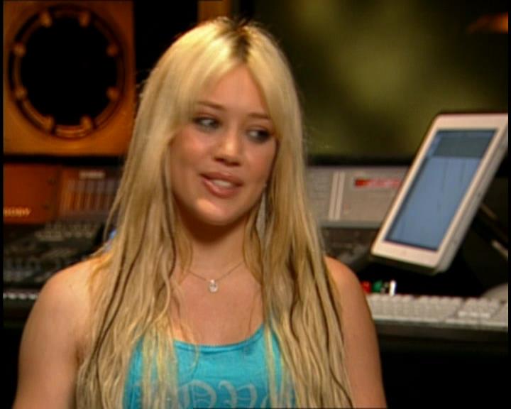 DailyDuff-dot-nl_GirlCanRockDVD-HilarysNewAlbum0190.jpg DailyDuff-dot-nl_GirlCanRockDVD-HilarysNewAlbum0190.jpg