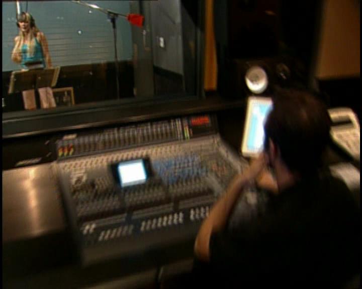 DailyDuff-dot-nl_GirlCanRockDVD-HilarysNewAlbum0274.jpg DailyDuff-dot-nl_GirlCanRockDVD-HilarysNewAlbum0274.jpg