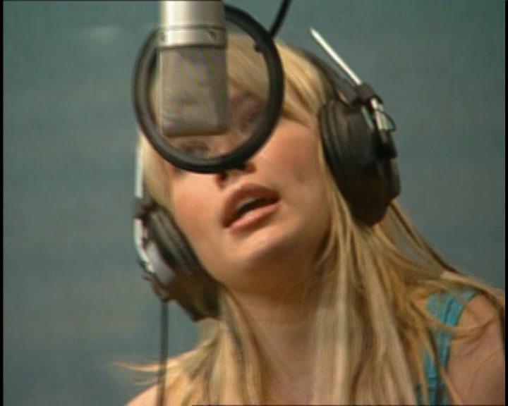 DailyDuff-dot-nl_GirlCanRockDVD-HilarysNewAlbum0277.jpg DailyDuff-dot-nl_GirlCanRockDVD-HilarysNewAlbum0277.jpg