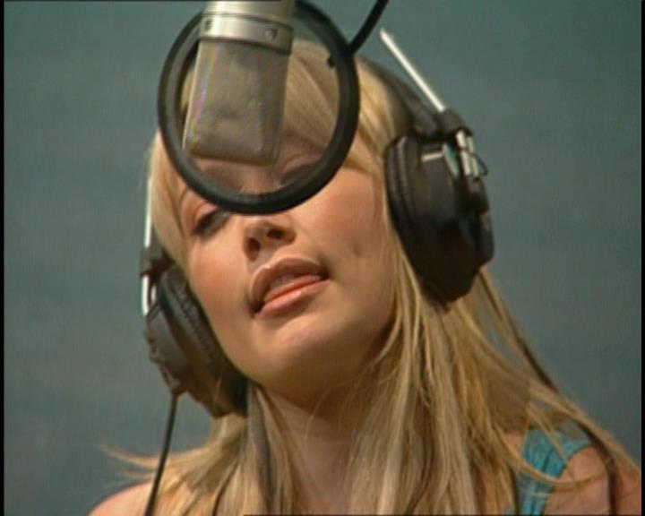 DailyDuff-dot-nl_GirlCanRockDVD-HilarysNewAlbum0278.jpg DailyDuff-dot-nl_GirlCanRockDVD-HilarysNewAlbum0278.jpg