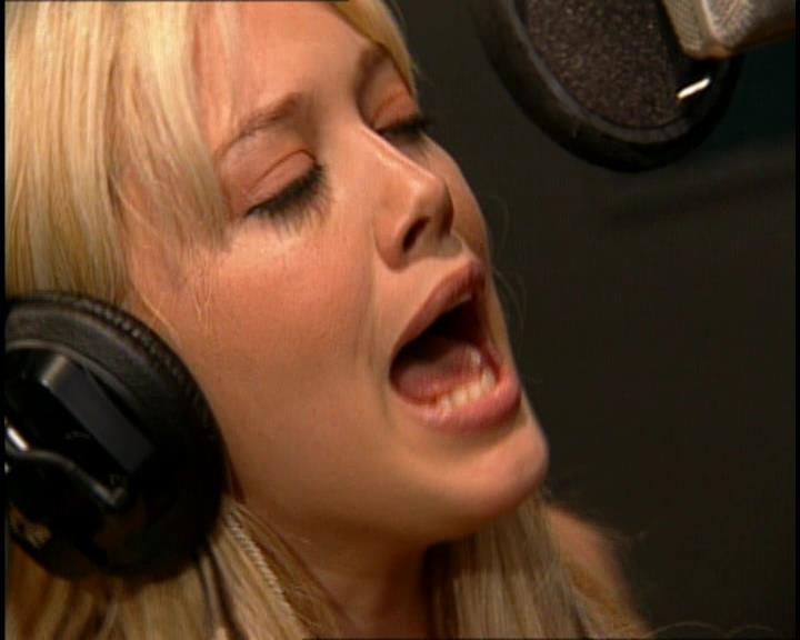 DailyDuff-dot-nl_GirlCanRockDVD-HilarysNewAlbum0282.jpg DailyDuff-dot-nl_GirlCanRockDVD-HilarysNewAlbum0282.jpg