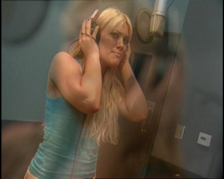 DailyDuff-dot-nl_GirlCanRockDVD-HilarysNewAlbum0292.jpg DailyDuff-dot-nl_GirlCanRockDVD-HilarysNewAlbum0292.jpg