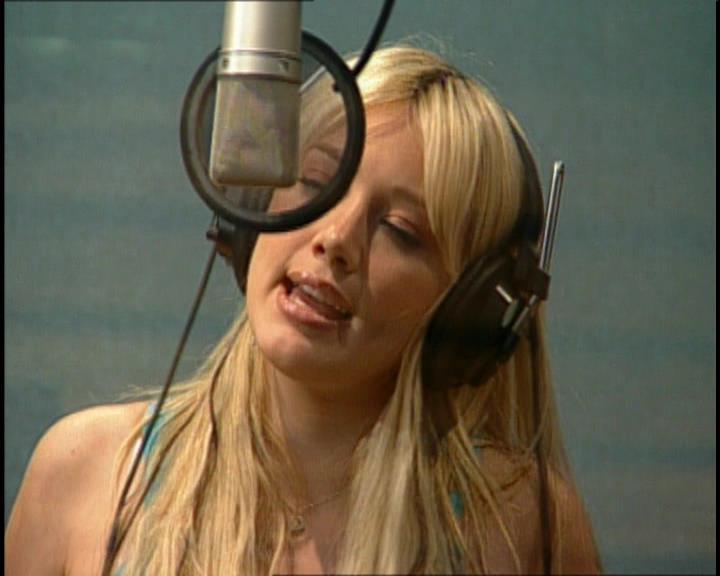 DailyDuff-dot-nl_GirlCanRockDVD-HilarysNewAlbum0303.jpg