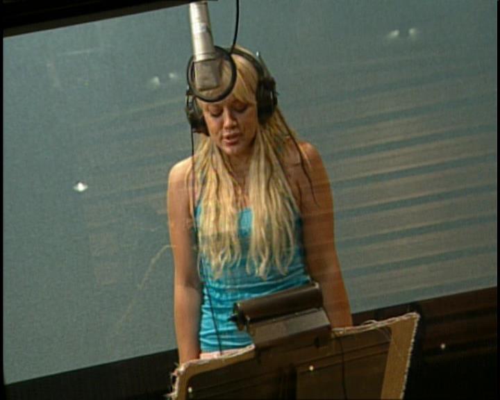 DailyDuff-dot-nl_GirlCanRockDVD-HilarysNewAlbum0311.jpg