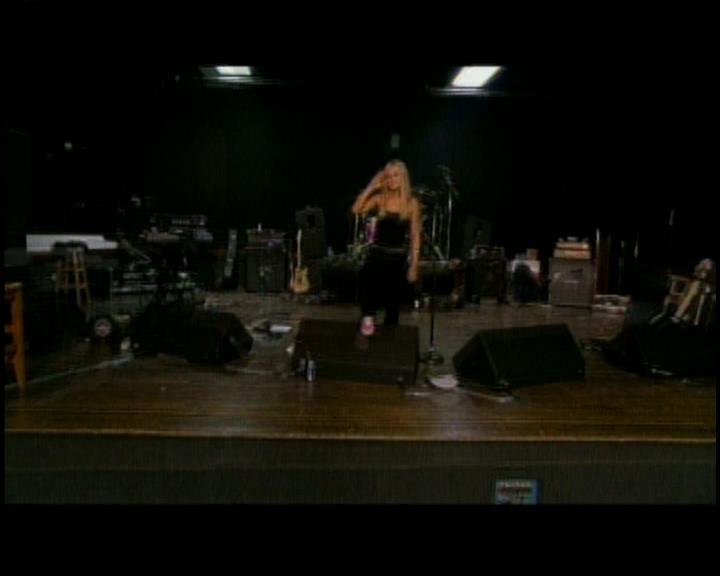 DailyDuff-dot-nl_GirlCanRockDVD-HilarysNewAlbum0317.jpg