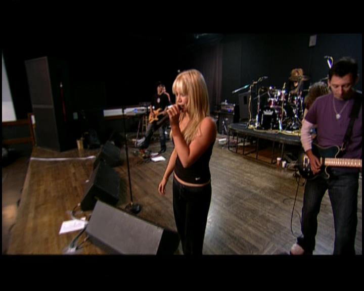 DailyDuff-dot-nl_GirlCanRockDVD-TheTour0237.jpg