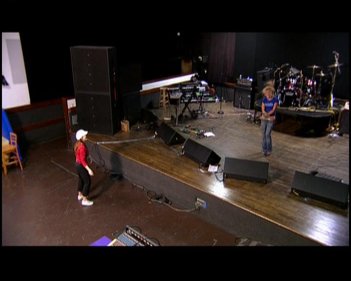 DailyDuff-dot-nl_GirlCanRockDVD-TheTour0334.jpg DailyDuff-dot-nl_GirlCanRockDVD-TheTour0334.jpg