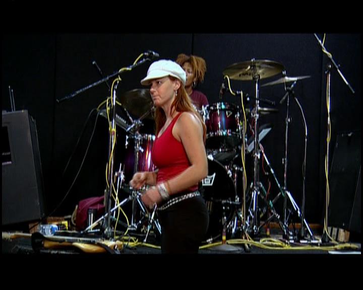 DailyDuff-dot-nl_GirlCanRockDVD-TheTour0352.jpg DailyDuff-dot-nl_GirlCanRockDVD-TheTour0352.jpg