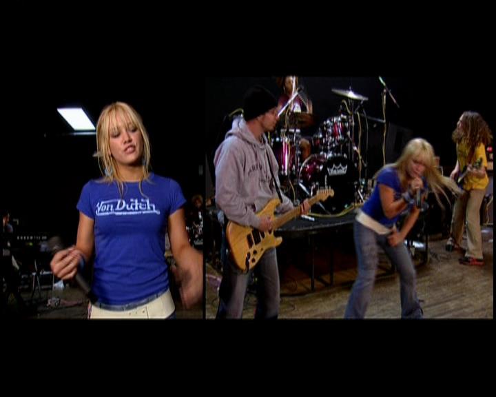 DailyDuff-dot-nl_GirlCanRockDVD-TheTour0403.jpg