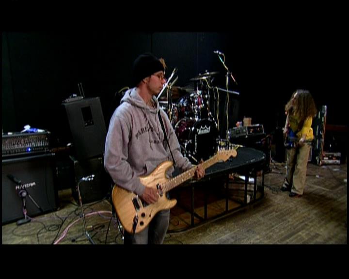 DailyDuff-dot-nl_GirlCanRockDVD-TheTour0423.jpg DailyDuff-dot-nl_GirlCanRockDVD-TheTour0423.jpg