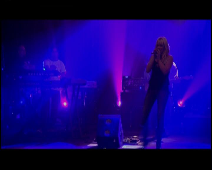 DailyDuff-dot-nl_GirlCanRockDVD-TheTour0627.jpg DailyDuff-dot-nl_GirlCanRockDVD-TheTour0627.jpg