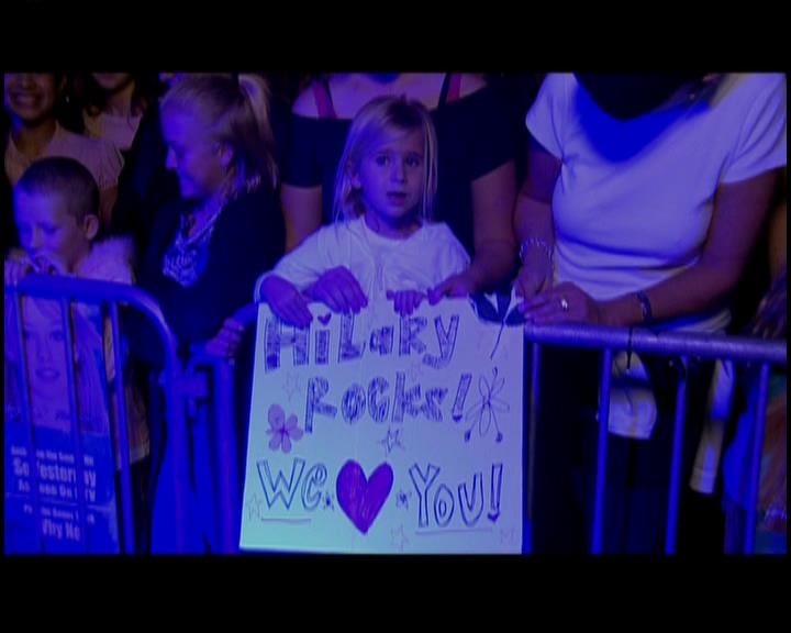 DailyDuff-dot-nl_GirlCanRockDVD-TheTour0663.jpg DailyDuff-dot-nl_GirlCanRockDVD-TheTour0663.jpg