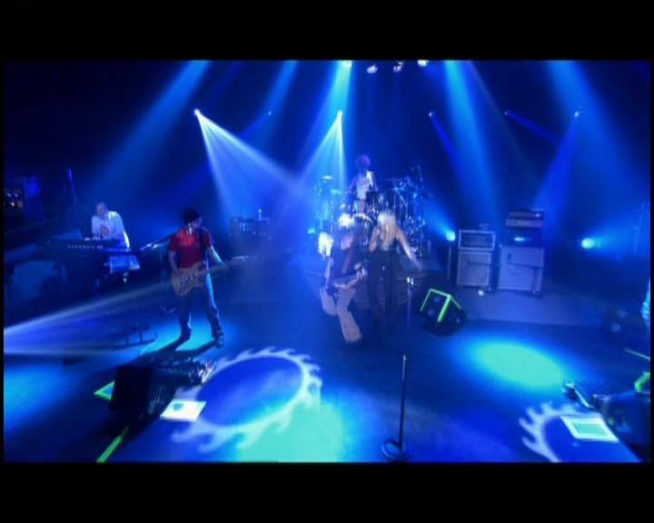 DailyDuff-dot-nl_GirlCanRockDVD-TheTour0805.jpg
