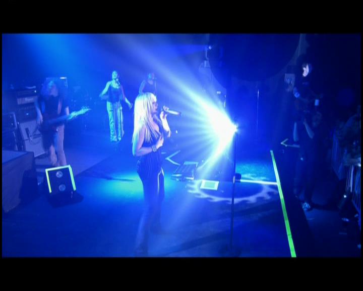 DailyDuff-dot-nl_GirlCanRockDVD-TheTour0814.jpg