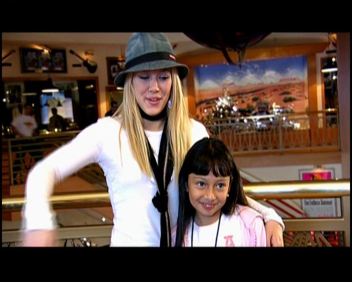 DailyDuff-dot-nl_GirlCanRockDVD-TheTour0913.jpg