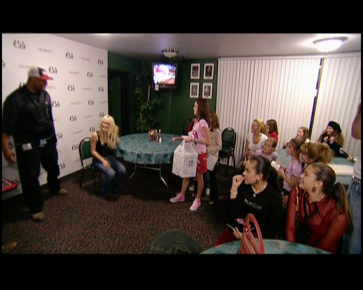 DailyDuff-dot-nl_GirlCanRockDVD-TheTour1331.jpg DailyDuff-dot-nl_GirlCanRockDVD-TheTour1331.jpg