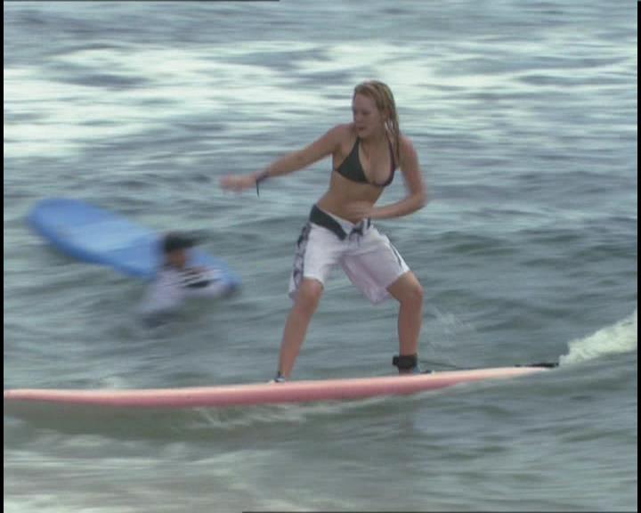 DailyDuff-dot-nl_GirlCanRockDVD-InterviewsAndFeaturettes-HilaryHangTen0025.jpg DailyDuff-dot-nl_GirlCanRockDVD-InterviewsAndFeaturettes-HilaryHangTen0025.jpg