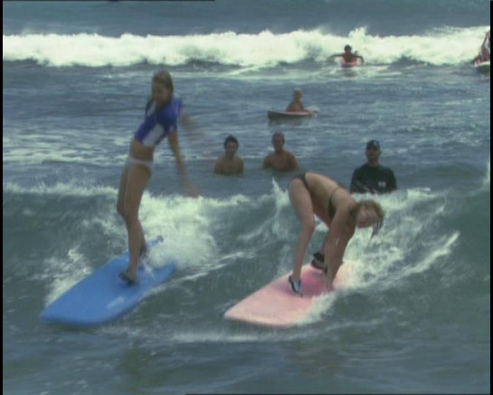 DailyDuff-dot-nl_GirlCanRockDVD-InterviewsAndFeaturettes-HilaryHangTen0046.jpg DailyDuff-dot-nl_GirlCanRockDVD-InterviewsAndFeaturettes-HilaryHangTen0046.jpg