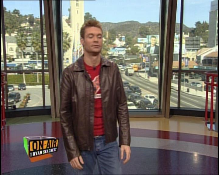 DailyDuff-dot-nl_GirlCanRockDVD-InterviewsAndFeaturettes-HilaryOnAirWithRyanSeacrest0002.jpg