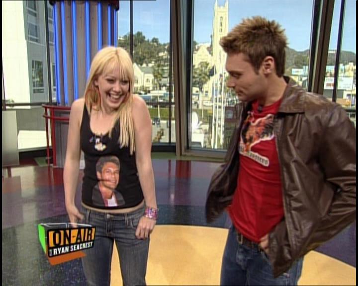 DailyDuff-dot-nl_GirlCanRockDVD-InterviewsAndFeaturettes-HilaryOnAirWithRyanSeacrest0016.jpg