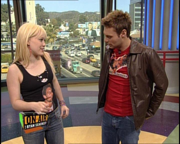 DailyDuff-dot-nl_GirlCanRockDVD-InterviewsAndFeaturettes-HilaryOnAirWithRyanSeacrest0025.jpg