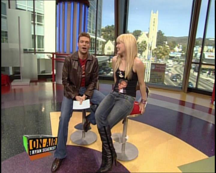 DailyDuff-dot-nl_GirlCanRockDVD-InterviewsAndFeaturettes-HilaryOnAirWithRyanSeacrest0045.jpg