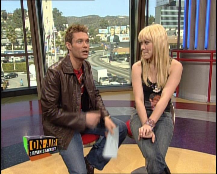 DailyDuff-dot-nl_GirlCanRockDVD-InterviewsAndFeaturettes-HilaryOnAirWithRyanSeacrest0149.jpg
