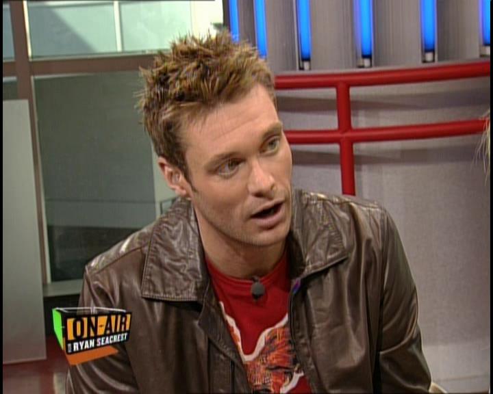 DailyDuff-dot-nl_GirlCanRockDVD-InterviewsAndFeaturettes-HilaryOnAirWithRyanSeacrest0186.jpg