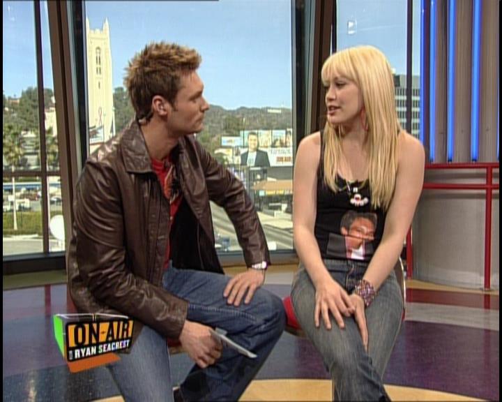 DailyDuff-dot-nl_GirlCanRockDVD-InterviewsAndFeaturettes-HilaryOnAirWithRyanSeacrest0196.jpg