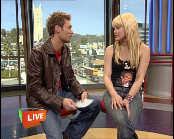 DailyDuff-dot-nl_GirlCanRockDVD-InterviewsAndFeaturettes-HilaryOnAirWithRyanSeacrest0204.jpg