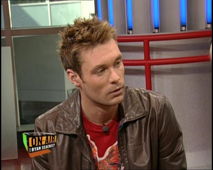 DailyDuff-dot-nl_GirlCanRockDVD-InterviewsAndFeaturettes-HilaryOnAirWithRyanSeacrest0212.jpg