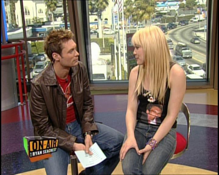 DailyDuff-dot-nl_GirlCanRockDVD-InterviewsAndFeaturettes-HilaryOnAirWithRyanSeacrest0234.jpg
