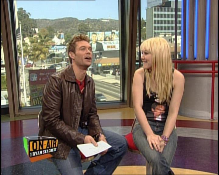 DailyDuff-dot-nl_GirlCanRockDVD-InterviewsAndFeaturettes-HilaryOnAirWithRyanSeacrest0327.jpg