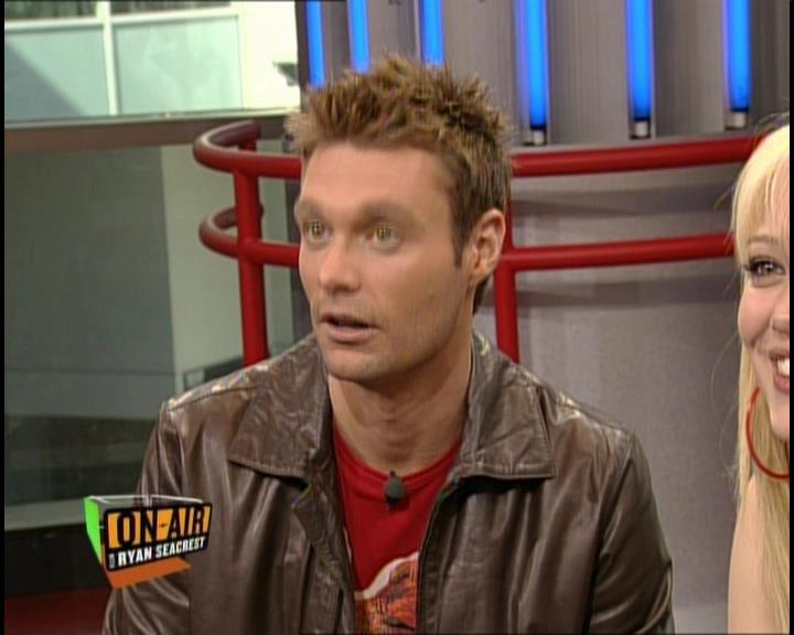 DailyDuff-dot-nl_GirlCanRockDVD-InterviewsAndFeaturettes-HilaryOnAirWithRyanSeacrest0330.jpg