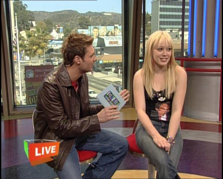 DailyDuff-dot-nl_GirlCanRockDVD-InterviewsAndFeaturettes-HilaryOnAirWithRyanSeacrest0344.jpg