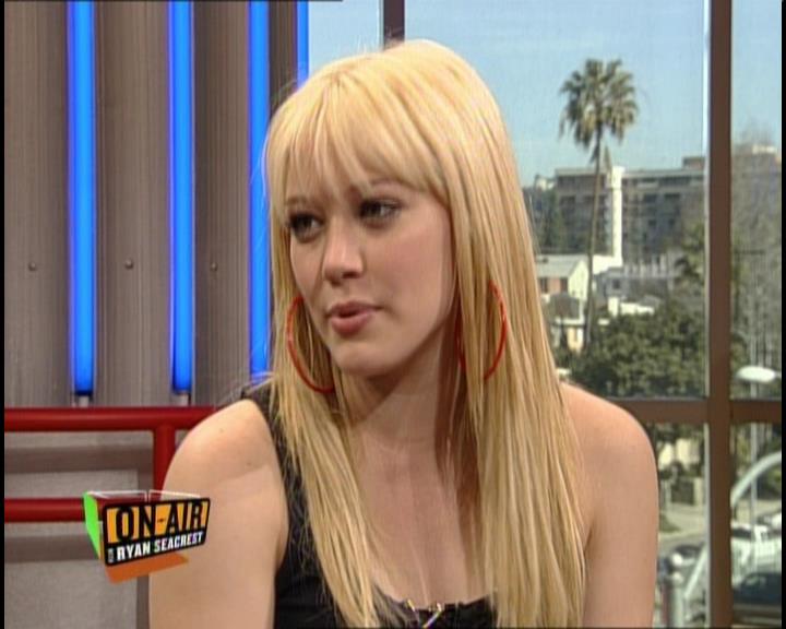 DailyDuff-dot-nl_GirlCanRockDVD-InterviewsAndFeaturettes-HilaryOnAirWithRyanSeacrest0354.jpg