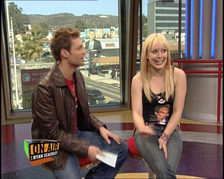 DailyDuff-dot-nl_GirlCanRockDVD-InterviewsAndFeaturettes-HilaryOnAirWithRyanSeacrest0360.jpg