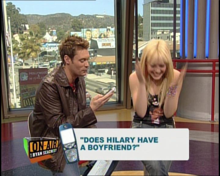DailyDuff-dot-nl_GirlCanRockDVD-InterviewsAndFeaturettes-HilaryOnAirWithRyanSeacrest0389.jpg