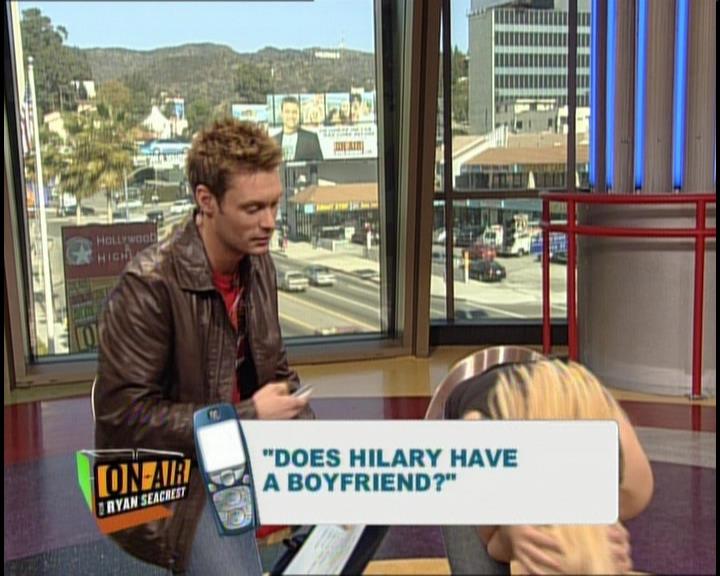 DailyDuff-dot-nl_GirlCanRockDVD-InterviewsAndFeaturettes-HilaryOnAirWithRyanSeacrest0390.jpg