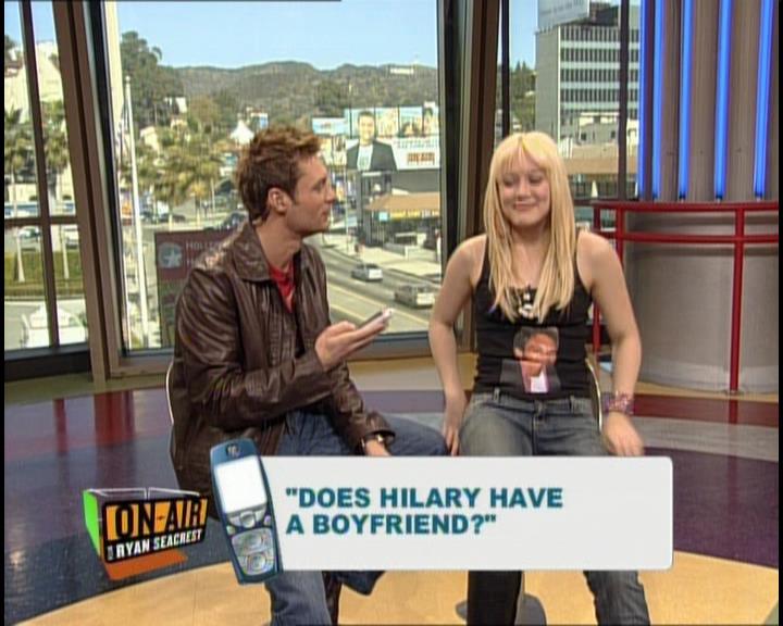 DailyDuff-dot-nl_GirlCanRockDVD-InterviewsAndFeaturettes-HilaryOnAirWithRyanSeacrest0393.jpg
