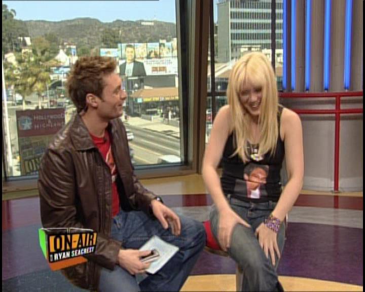 DailyDuff-dot-nl_GirlCanRockDVD-InterviewsAndFeaturettes-HilaryOnAirWithRyanSeacrest0396.jpg