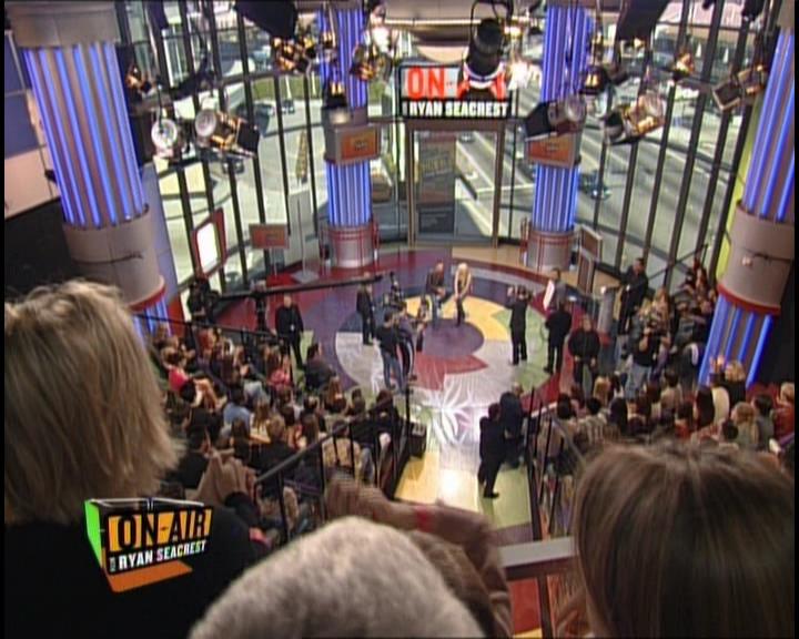 DailyDuff-dot-nl_GirlCanRockDVD-InterviewsAndFeaturettes-HilaryOnAirWithRyanSeacrest0402.jpg
