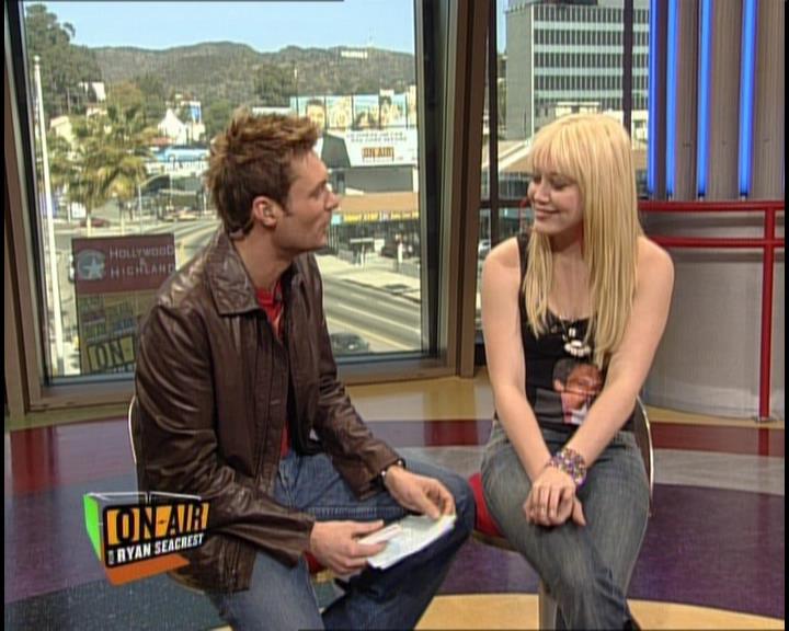 DailyDuff-dot-nl_GirlCanRockDVD-InterviewsAndFeaturettes-HilaryOnAirWithRyanSeacrest0421.jpg