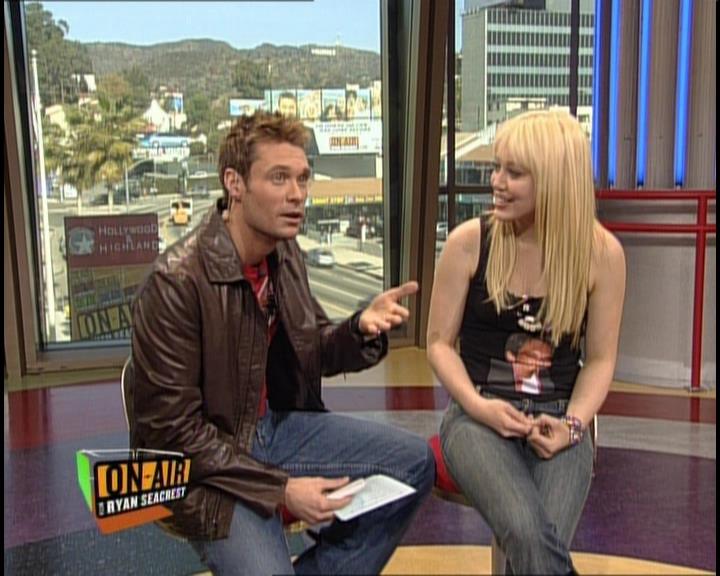 DailyDuff-dot-nl_GirlCanRockDVD-InterviewsAndFeaturettes-HilaryOnAirWithRyanSeacrest0430.jpg