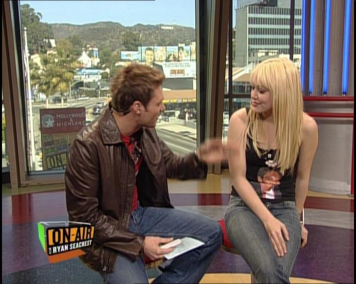 DailyDuff-dot-nl_GirlCanRockDVD-InterviewsAndFeaturettes-HilaryOnAirWithRyanSeacrest0441.jpg