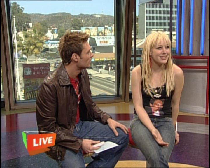 DailyDuff-dot-nl_GirlCanRockDVD-InterviewsAndFeaturettes-HilaryOnAirWithRyanSeacrest0444.jpg