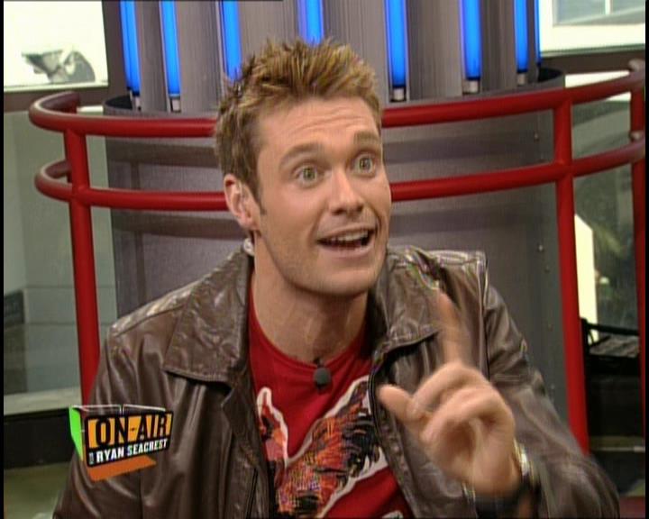DailyDuff-dot-nl_GirlCanRockDVD-InterviewsAndFeaturettes-HilaryOnAirWithRyanSeacrest0452.jpg