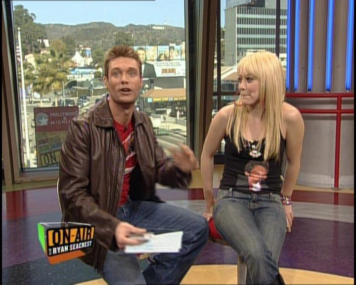 DailyDuff-dot-nl_GirlCanRockDVD-InterviewsAndFeaturettes-HilaryOnAirWithRyanSeacrest0470.jpg
